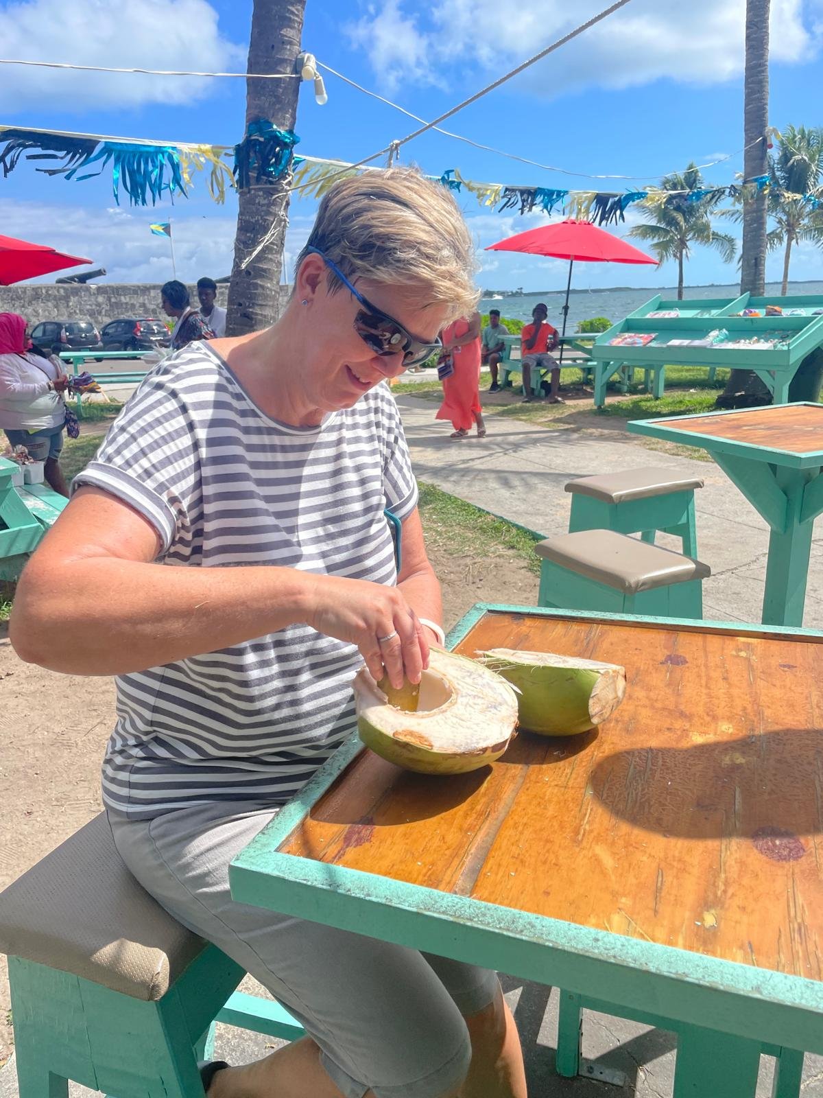 Four-Hour Island Tour with Lunch photo 3